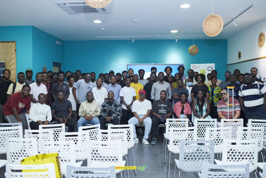 DevCongress attendees gathered for a group photo after a meetup